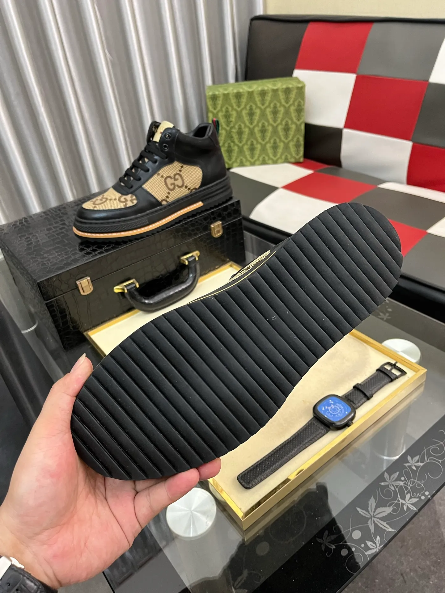 Men's shoes💰: 420⌚️⌚️[GUCCI sheepskin lining] Men's classic Gucci high-top casual shoes, original quality💯The upper is made of imported Italian cowhide and sheepskin lining, with fine workmanship and high-end atmosphere. Has a fashionable and exemplary look. Original rubber wear-resistant outsole. Code number: 38-44